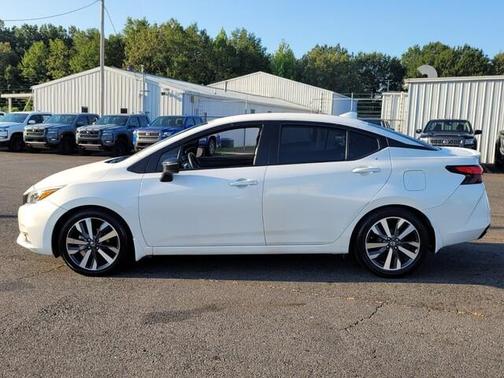 2020 Nissan Versa 1.6 SR