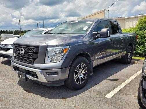 2024 Nissan Titan SV