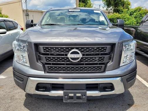 2024 Nissan Titan SV