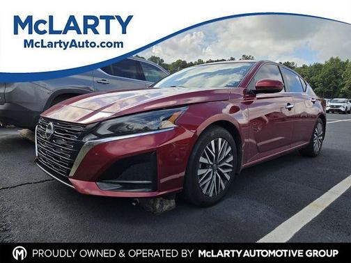 Scarlet Ember 2024 Nissan Altima 2.5 SV