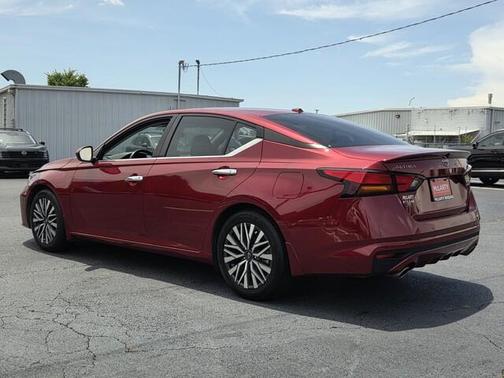Scarlet Ember 2024 Nissan Altima 2.5 SV