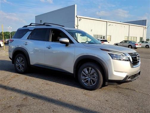 2025 Nissan Pathfinder SV