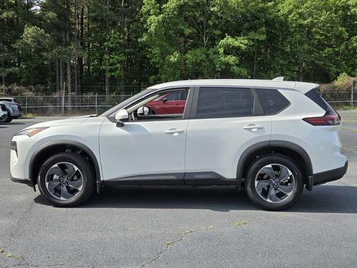 Everest White P 2026 Nissan Rogue SV