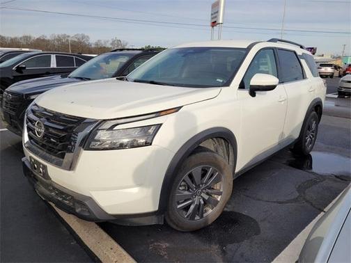2025 Nissan Pathfinder SV