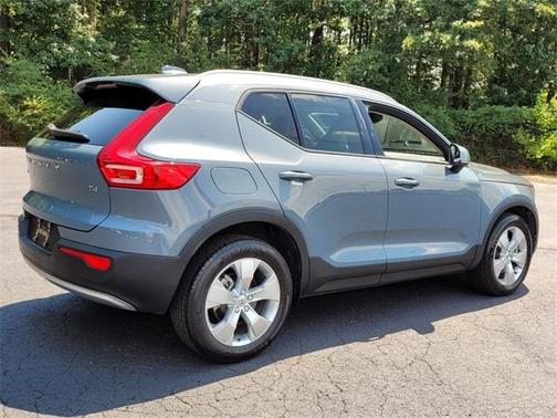 2021 Volvo XC40 T4 Momentum