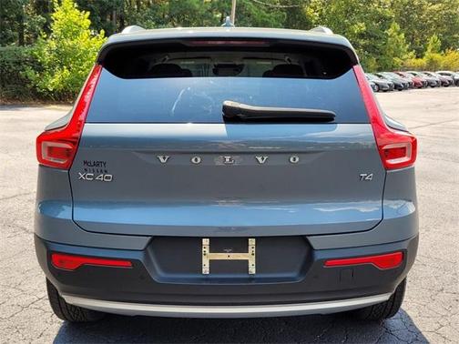 2021 Volvo XC40 T4 Momentum