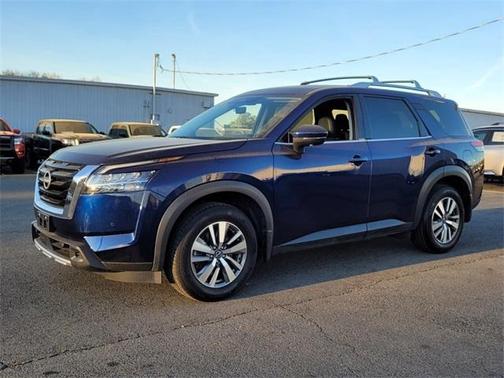 2023 Nissan Pathfinder SL
