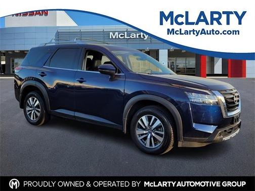 2023 Nissan Pathfinder SL