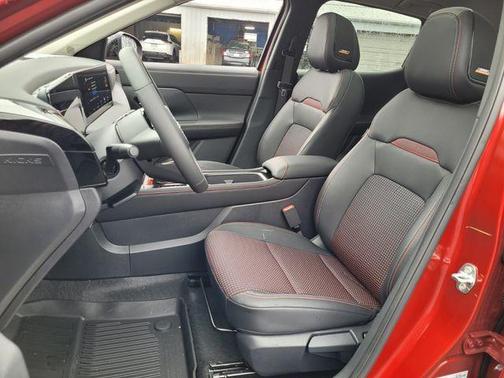 Scarlet Ember T 2026 Nissan Kicks SR