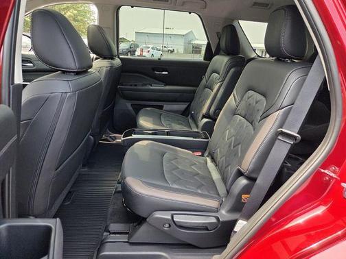 Scarlet Ember Tintcoat 2026 Nissan Pathfinder Platinum