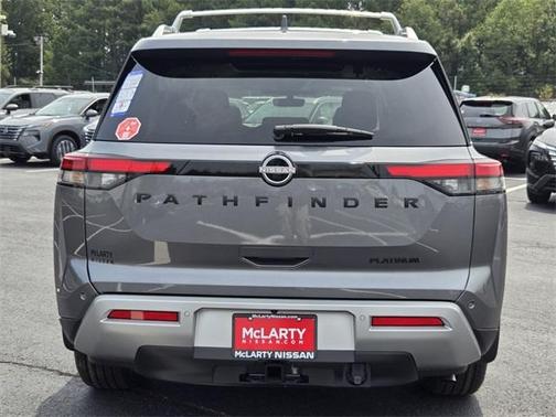 2025 Nissan Pathfinder Platinum