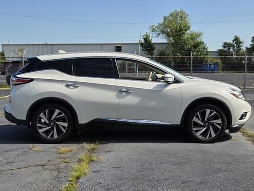 White 2018 Nissan Murano Platinum