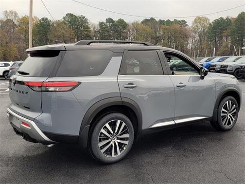 2025 Nissan Pathfinder Platinum