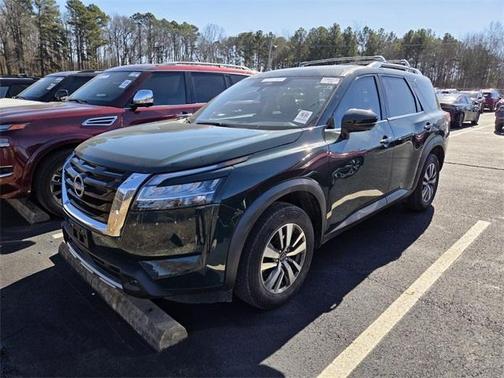 2023 Nissan Pathfinder SL