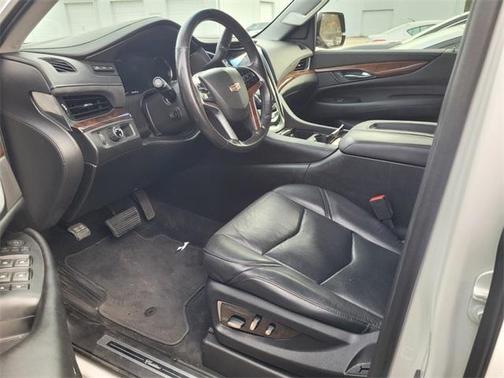 2018 Cadillac Escalade Luxury