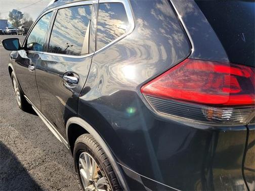 2018 Nissan Rogue SV