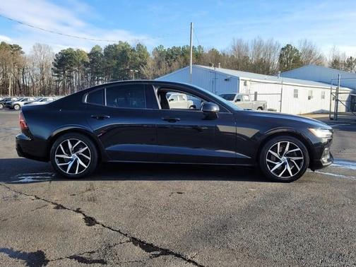 2019 Volvo S60 T5 Momentum