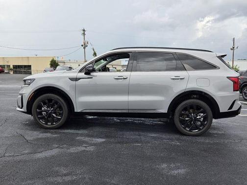 Wolf Gray 2023 Kia Sorento SX