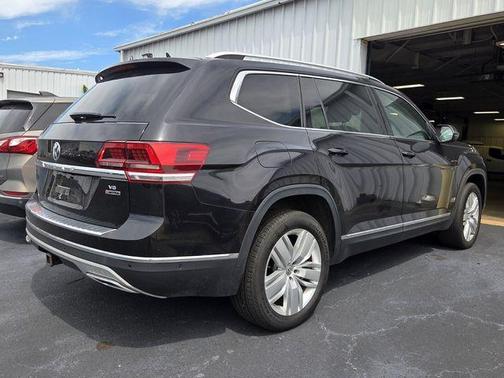 Deep Black Pearl Effect 2018 Volkswagen Atlas 3.6L SEL Premium