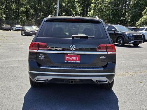 Deep Black Pearl Effect 2018 Volkswagen Atlas 3.6L SEL Premium