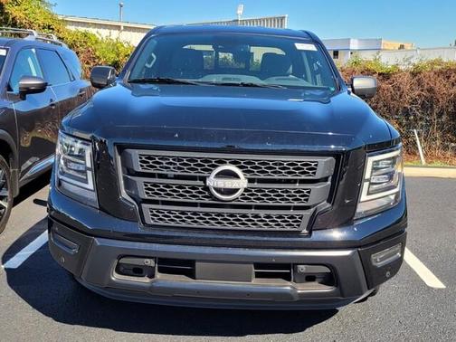 2024 Nissan Titan SV