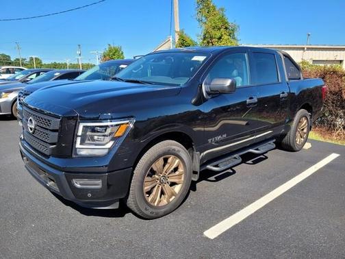 2024 Nissan Titan SV