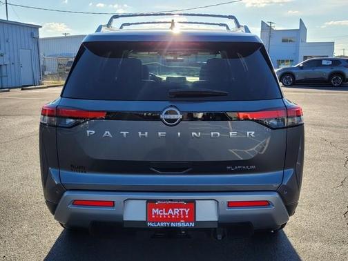 2025 Nissan Pathfinder Platinum