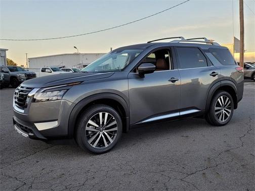 2025 Nissan Pathfinder Platinum