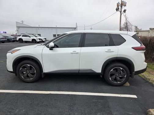 2025 Nissan Rogue SV