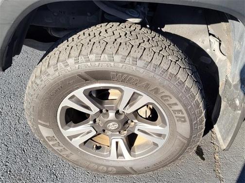 2016 Toyota Tacoma SR5