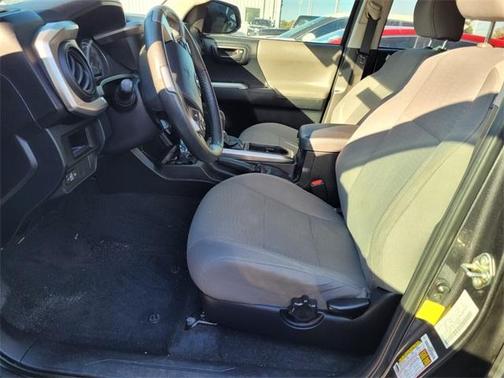 2016 Toyota Tacoma SR5