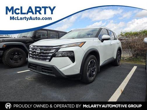 Everest White P 2024 Nissan Rogue SV