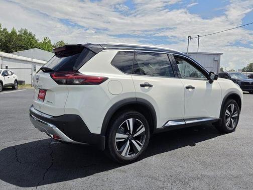 2 Tone White / Black Roof 2023 Nissan Rogue Platinum