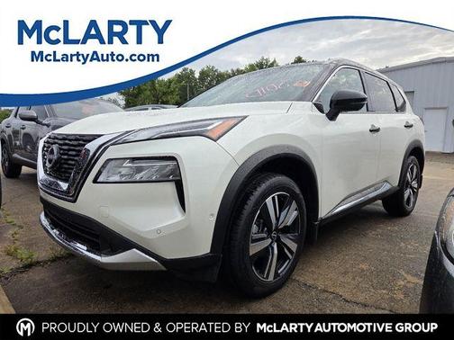 2 Tone White / Black Roof 2023 Nissan Rogue Platinum