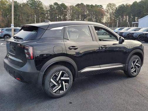 Super Black 2026 Nissan Kicks SV