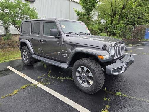 Granite Crystal Clearcoat Metallic 2018 Jeep Wrangler Unlimited Sahara