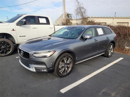 2017 Volvo V90 Cross Country T6