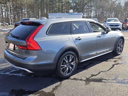 2017 Volvo V90 Cross Country T6