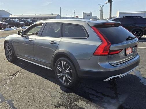 2017 Volvo V90 Cross Country T6