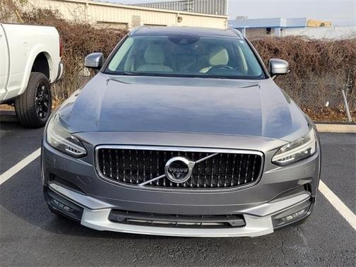 2017 Volvo V90 Cross Country T6