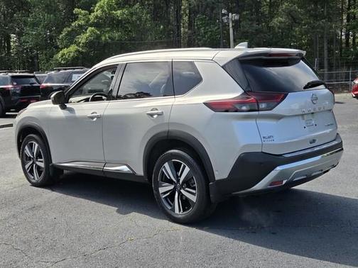 Brilliant Silver Metallic 2023 Nissan Rogue Platinum