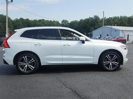 2019 Volvo XC60 T5 Momentum
