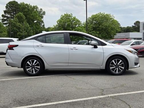 Brilliant Silver Metallic 2025 Nissan Versa 1.6 SV