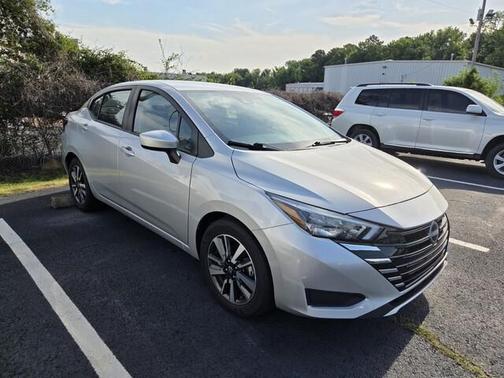 Brilliant Silver Metallic 2025 Nissan Versa 1.6 SV
