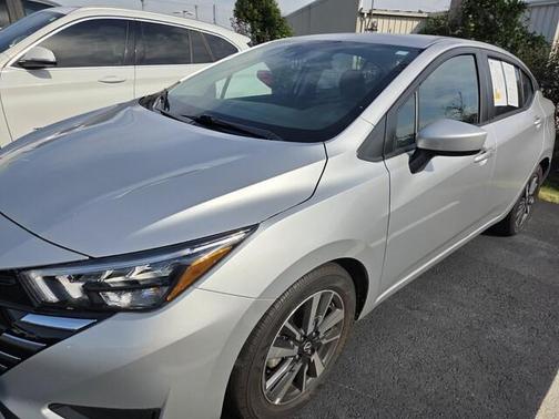 Brilliant Silver Metallic 2025 Nissan Versa 1.6 SV
