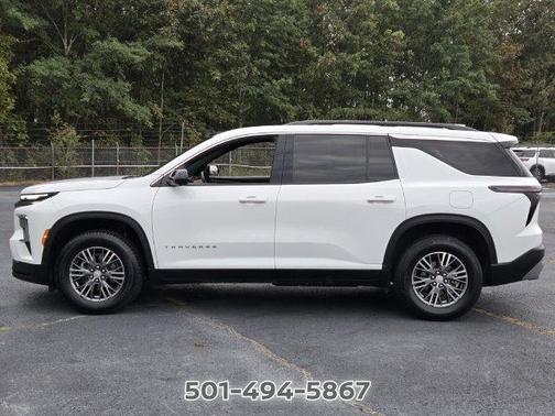 Summit White 2024 Chevrolet Traverse LT