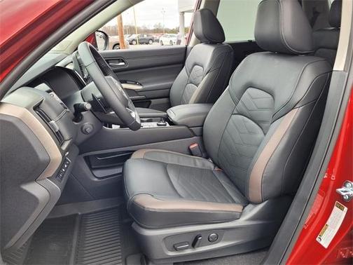 2025 Nissan Pathfinder Platinum