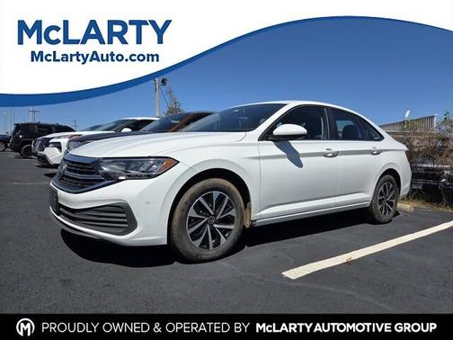 Pure White 2022 Volkswagen Jetta 1.5T S