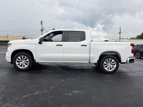 Summit White 2022 Chevrolet Silverado 1500 Custom