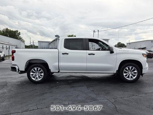 Summit White 2022 Chevrolet Silverado 1500 Custom